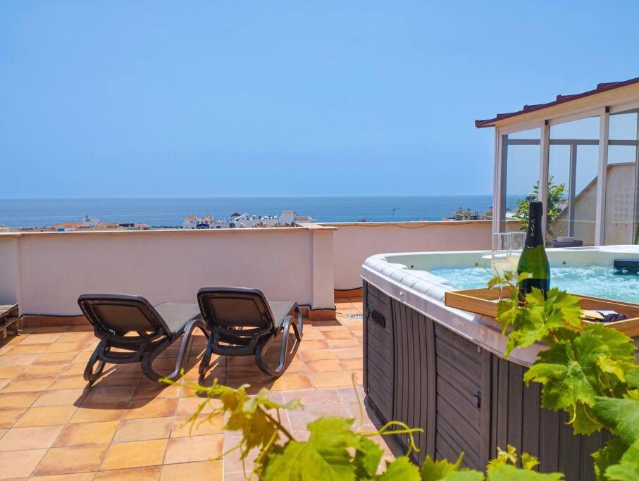 Appartement Penthouse With Jacuzzi And Spectacular Sea Views à Nerja Extérieur photo