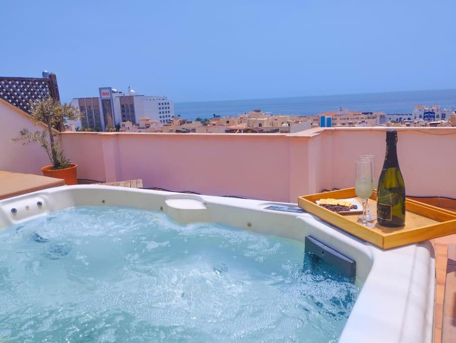 Appartement Penthouse With Jacuzzi And Spectacular Sea Views à Nerja Extérieur photo